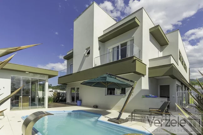 Imagem Casa em Condomínio para Venda em Camboriú / SC no bairro Santa Regina