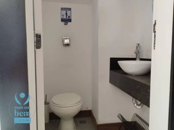 Imagem Sobrado semimobiliado para uso comercial com 150 m² à venda por R$ 749.000 - Mercês - Curitiba/PR