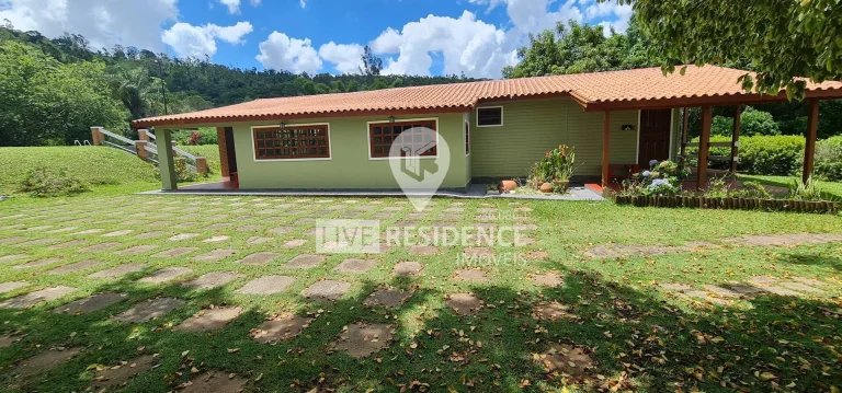 Imagem Capela do Barreiro Casa de Madeira e Alvenaria em Condomínio com Lazer
