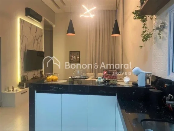 Imagem Casa à Venda no Condomínio Vila do Sol, 3 suítes com piscina em Valinhos-SP