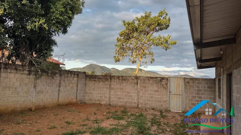 Imagem Oportunidade Imperdível: Casa Toda Avarandada à Venda!