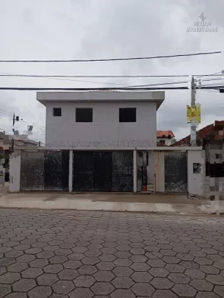 Imagem Casa tipo sobrado, independente , garagem c/vaga livre e quintal em São Vicente!