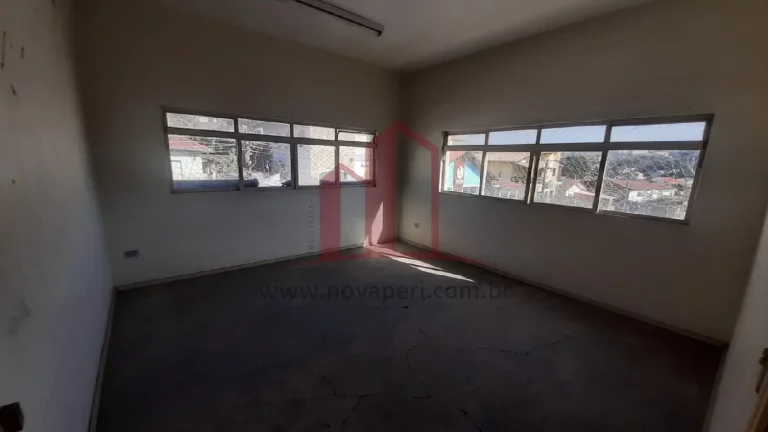 Imagem Salão Comercial de 660m² à venda na Vila Martinho, Franco da Rocha-SP: Oportunidade Imperdível!