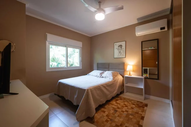 Imagem Casa finamente mobiliada em condomínio com 2 suítes e 3 dormitórios em Canela