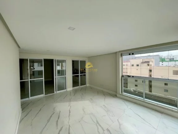 Imagem ??? *Luxo e Conforto com vista para o Mar em Guarapari!* ??Descubra o seu novo lar neste deslumbrant...