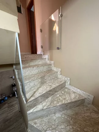 Imagem SOFISTICAÇÃO EM CADA DETALHE – CASA TRIPLEX NO MONTE VERDE, BETIM