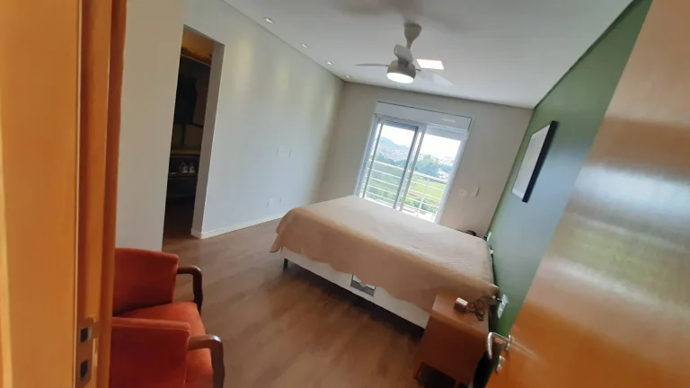 Imagem Casa alto padrão no condomínio Vila Real