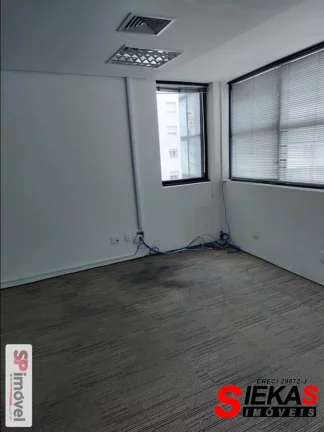 Imagem Sala Comercial de Alto Padrão para Locação em Cerqueira César - São Paulo-SP: 2 salas, 2 banheiros, 4 vagas, 60m².