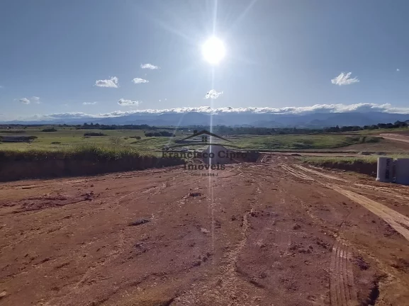 Imagem Terreno em Condomínio à venda em Guaratinguetá/SP