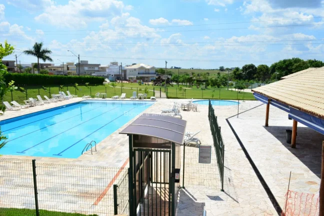 Imagem Terreno no Condomínio Terras do Cancioneiro

Terreno com topografia relativamente plana (390 m²), ...