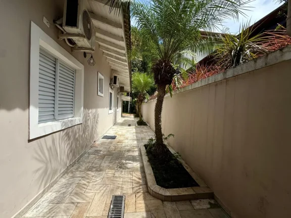 Imagem Imperdível Casa à Venda em Riviera de São Lourenço: 4 Quartos, 2 Suítes, 2 Salas, 3 Vagas de Garagem, 240m² - Riviera Módulo 22!