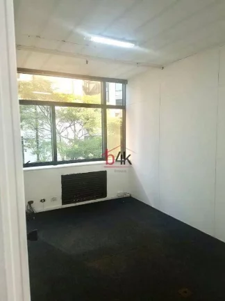Imagem Sala comercial à venda na Berrini com 98m² de área, copa, banheiro e 2 vagas de garagem.