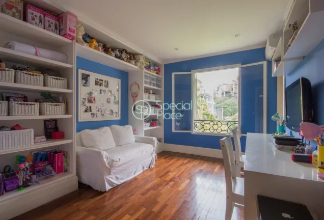 Imagem Excelente apartamento com 367m² na melhor rua do Jardim Guedala. Ótima planta com ambientes amplos...