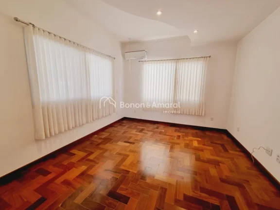 Imagem Espaçoso Sobrado para a venda no Condomínio de Alto Padrão em Paulínia

Localizado em um dos mel...