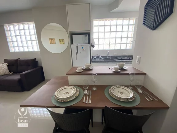 Imagem Apartamento mobiliado com 1 suíte com sacada à venda por R$ 365.000 - Centro - Curitiba/PR