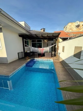 Imagem Casa semi mobiliada e com piscina no Bairro Amizade em Jaragua do Sul - SC