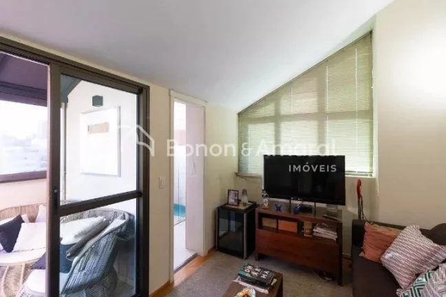 Imagem Cobertura espaçosa à venda com área de 110 m². O imóvel está todo mobiliado e possui living pa...