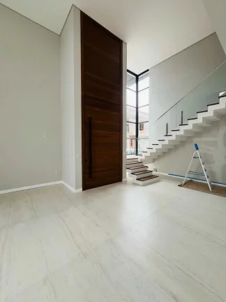 Imagem Casa alto padrão com 3 suítes sendo 1 master e 5 vagas - América | Joinville/SC