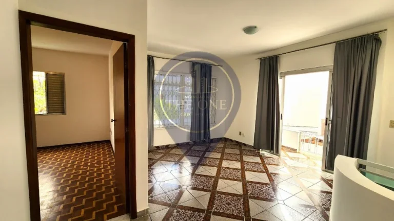 Imagem Imperdível! Casa à venda em São Paulo-SP, bairro Saúde, com 4 quartos, 2 suítes, 2 salas, 4 banheiros, 2 vagas e 218m².