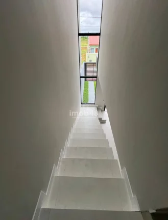 Imagem Sobrado à Venda em Sertão do Maruim - 3 Dormitórios, R$620k