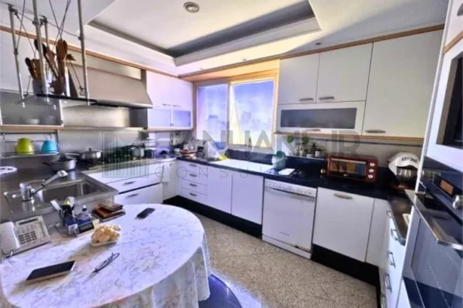 Imagem Imperdível! Apartamento de alto padrão com 4 suítes e 5 vagas no Jardim Europa, São Paulo-SP - 465m² de puro requinte.