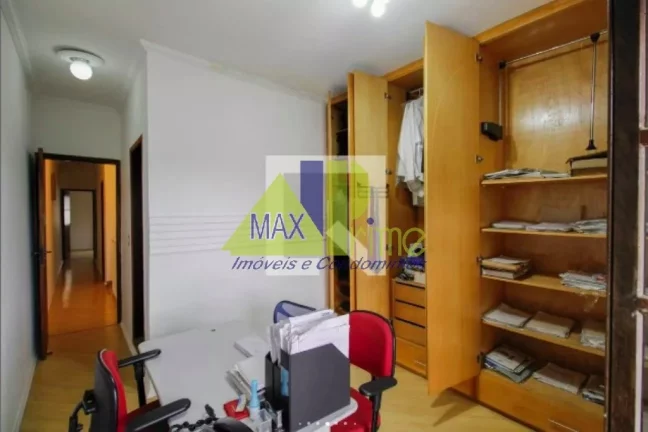 Imagem Oportunidade única: Casa espetacular para alugar no coração da cidade! 3 quartos amplos, churrasqueira, 5 vagas de garagem
