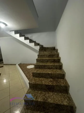 Imagem Casa Duplex com Terraço, Quintal Amplo e 160m² de Área Construída