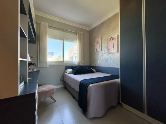 Imagem Casa em Condominio 4 Dormitórios - Bairro Araçá