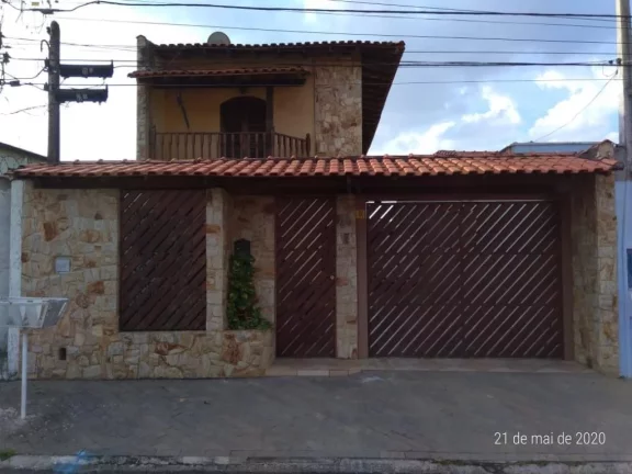 Imagem Sobrado com 4 dormitórios à venda, 254 m² por R$ 850.000,00 - Vila Figueira - Suzano/SP