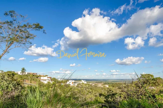 Imagem Lote com 1.000 m ² na Alameda das Tulipas - Parte Alta do condomínio.
