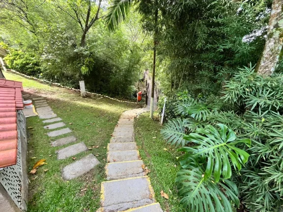 Imagem Vendo esta excelente cobertura Nova Friburgo. Centro do bairro Cônego.