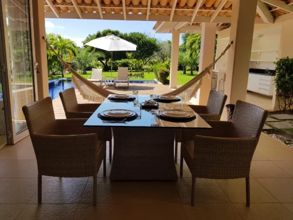 Imagem CONDOMINIO QUINTAS DE SAÚIPE - CASA TOTALMENTE MOBILIADA, DECORADA, MODELO DO RENOMADO ARQUITETO DAVI BASTOS: 330m2 DE ÁREA, 3 SUITES SALA AMPLIADA