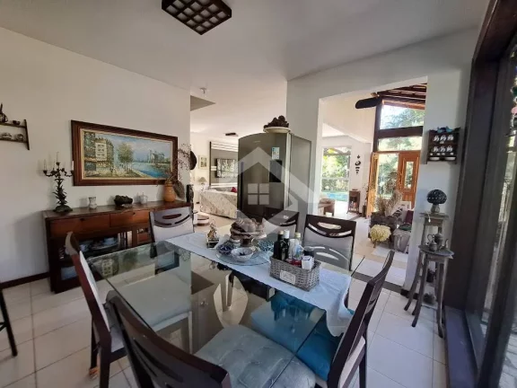 Imagem Casa Triplex Colonial - 4 suítes- 300m² - Vargem Grande