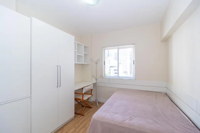 Imagem Apartamento de 3 quartos no bairro Água Verde