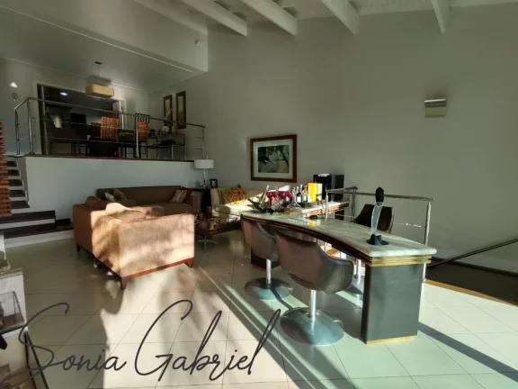 Imagem Imponente Casa em Condomínio à Venda em Vinhedo-SP 3 Quartos, 3 Suítes, 3 Salas, 5 Banheiros, 5 Vagas, 450m² Imagem Imponente Casa em Condomínio à Venda em Vinhedo-SP 3 Quartos, 3 Suítes, 3 Salas, 5 Banheiros, 5 Vagas, 450m²