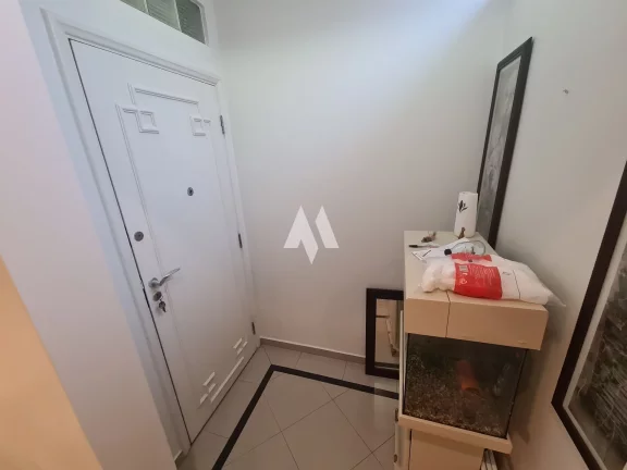 Imagem Apartamento na Segunda Quadra da Praia em Santos | 136m² | 3 Quartos | Elevador Privativo | Boqueirão