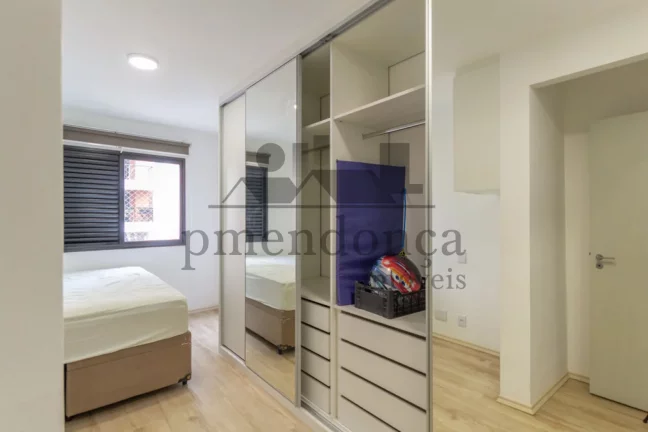 Imagem Apartamento a venda na Rua Tonelero com 2 suites) e 2 vagas, 70m²