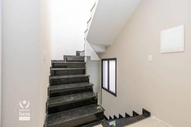 Imagem Excelente sobrado com 3 quartos (1 suíte) à venda por R$ 680.000 - Bairro Alto - Curitiba/PR