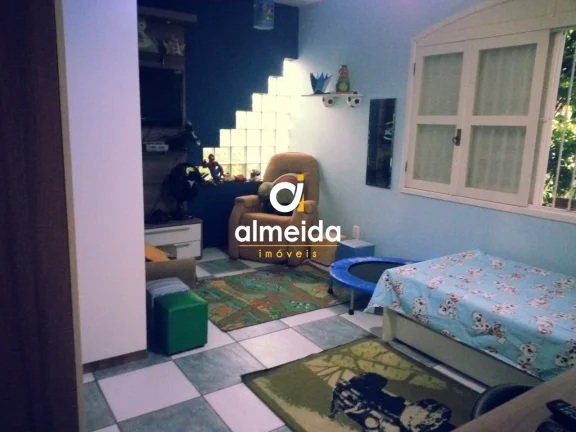 Imagem Casa 4 dormitórios à venda Camobi Santa Maria/RS