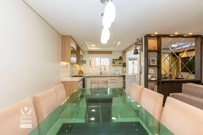 Imagem Sobrado em CONDOMÍNIO FECHADO com 3 Suítes, 2 Vagas, Área Gourmet à venda, 160 m² por R$ 869.900 - Xaxim - Curitiba/PR