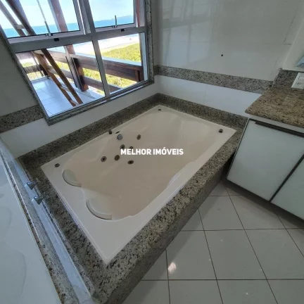 Imagem Casa Alto Padrão á venda localizada na Praia do Estaleirinho em Balneário Camboriú