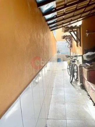 Imagem Casa independente duplex a venda com 3 quartos - Palmeiras - Cabo Frio/RJ