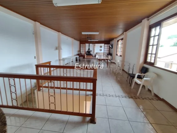 Casa alto padrão com 4 dormitórios