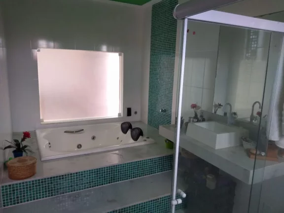 Imagem Casa à venda no Condomínio Portal do Sol - Amplo espaço, 6 quartos e 5 vagas de garagem!