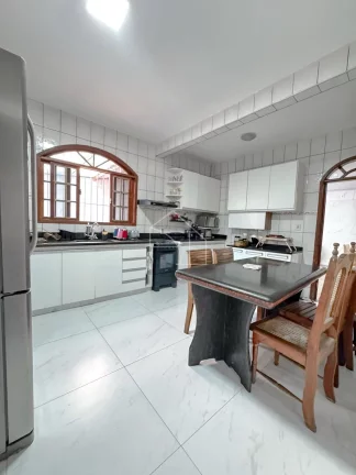 Imagem Casa com 4 Quartos e Suíte em Portal de Jacaraipe com Vista para o Mar