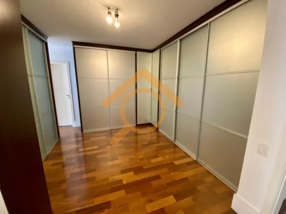 Imagem Casa de luxo em condomínio no Jardim Petrópolis: 4 quartos, 4 suítes, 3 salas, 6 banheiros, 6 vagas de garagem, 626m². Venha conferir!