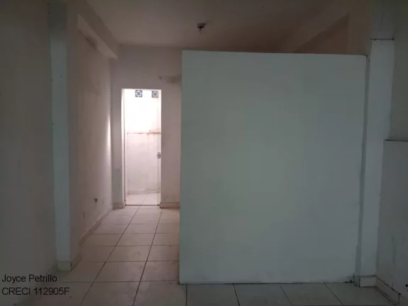 Imagem Oportunidade única de locação de um espaçoso salão comercial no centro de Peruíbe!