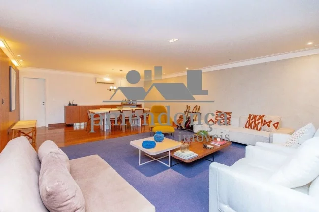 Imagem Apartamento em Higienopolis com 172m², 04 quartos (1 sui­te) e 2 vagas.