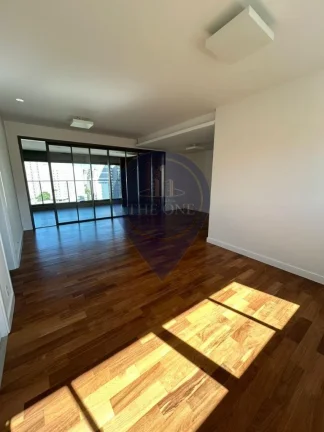 Imagem Excelente oportunidade: Apartamento de 3 quartos na Vila Olímpia, São Paulo-SP, com 3 suítes e 3 vagas!