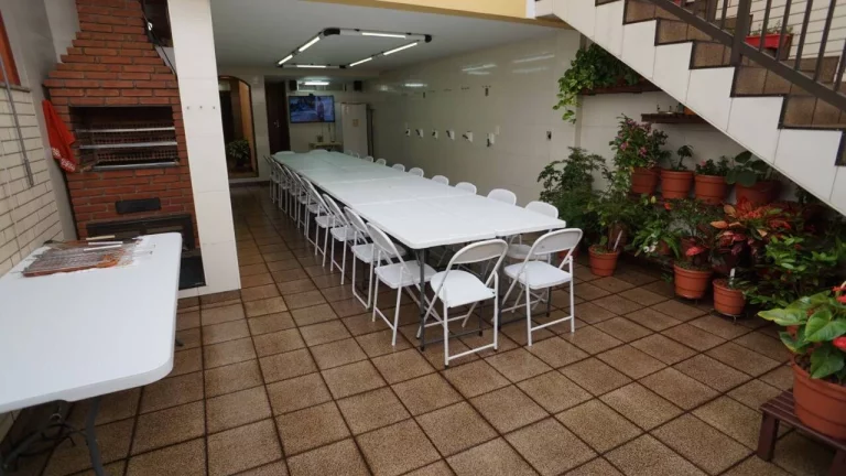 Imagem Sobrado 250 m² 3 Dormitórios sendo 2 Suítes Porteira Fechada
